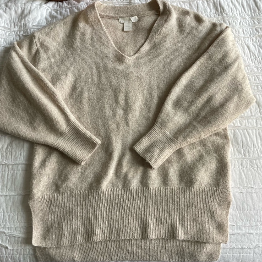 H&M NWOT cream sweater